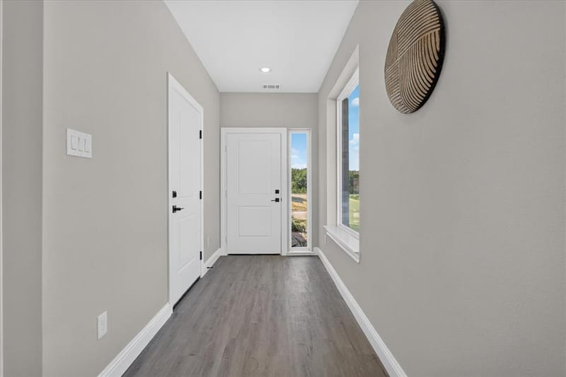 804 Premier, Grand Prairie TX 75051 - Photo 3
