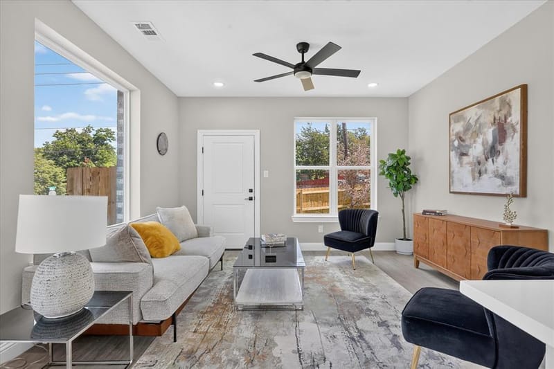 804 Premier, Grand Prairie TX 75051 - Photo 4