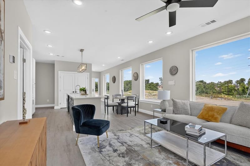 804 Premier, Grand Prairie TX 75051 - Photo 8