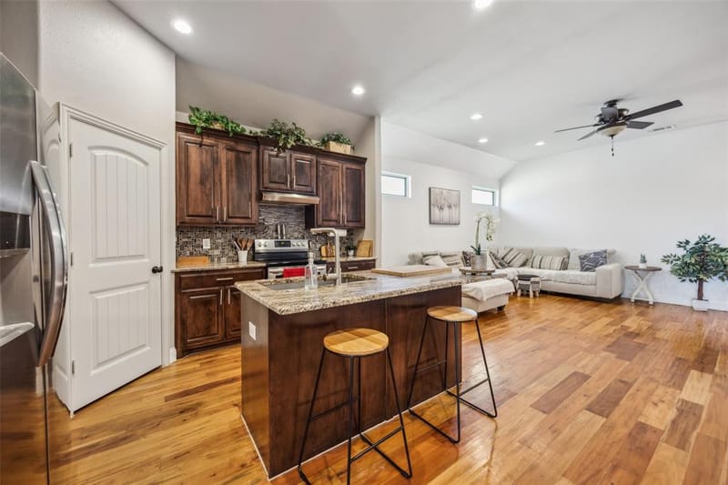 2405 La Costa Drive, Rowlett TX 75088 - Photo 5