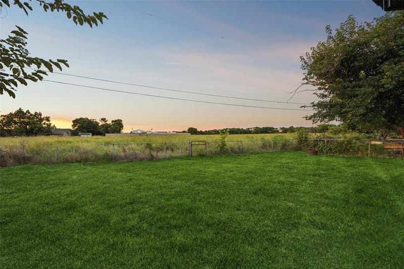 104 E Oak Street, Gunter TX 75058 - Photo 23