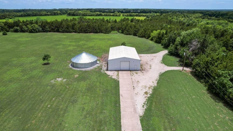 1070 County Road 3030, Bonham TX 75418 - Photo 7