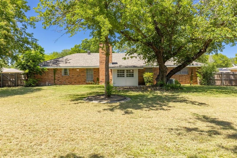 148 Royal Lane, Commerce TX 75428 - Photo 30