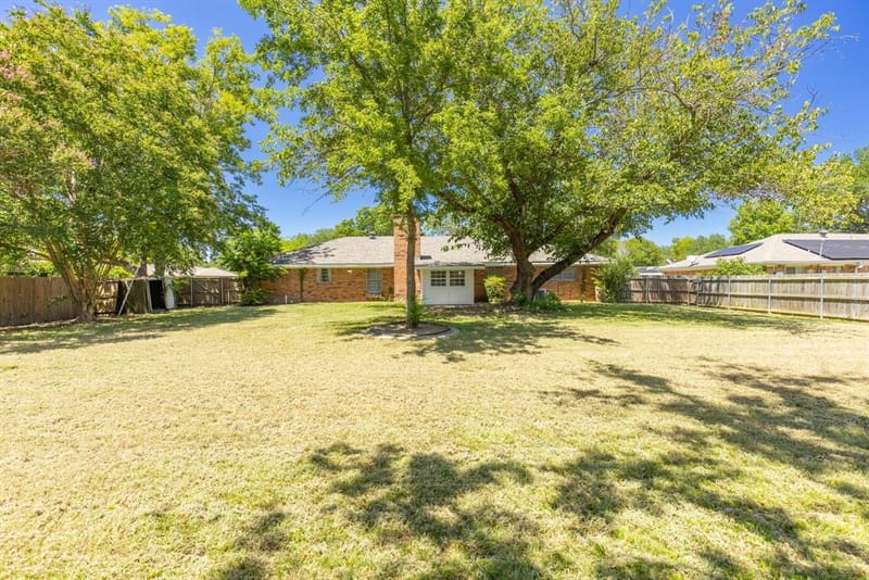 148 Royal Lane, Commerce TX 75428 - Photo 29