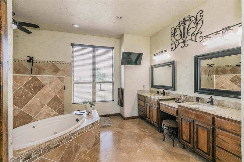 11525 Eagle Vista Drive, Fort Worth TX 76179 - Photo 17