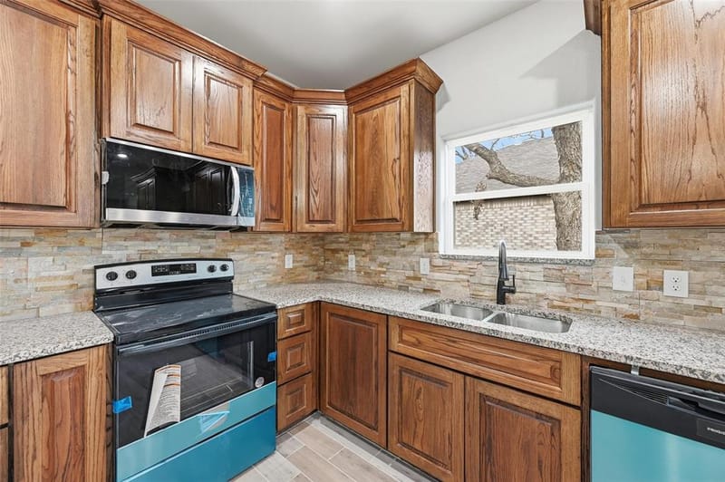 308 Lewis Street, Cleburne TX 76031 - Photo 7