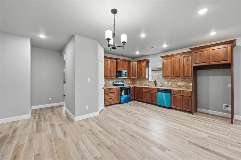 308 Lewis Street, Cleburne TX 76031 - Photo 5