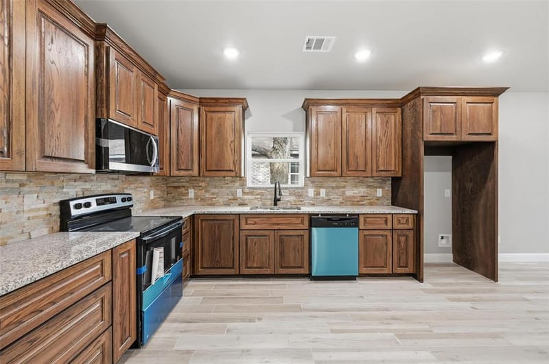 308 Lewis Street, Cleburne TX 76031 - Photo 8