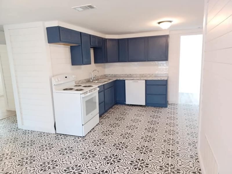 1309 S 5th Street, Bonham TX 75418 - Photo 2