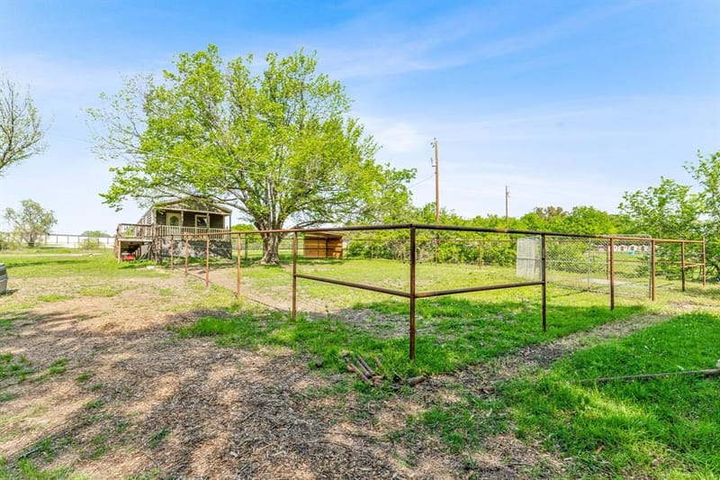 2416 Ivie Lane, Weatherford TX 76087 - Photo 18