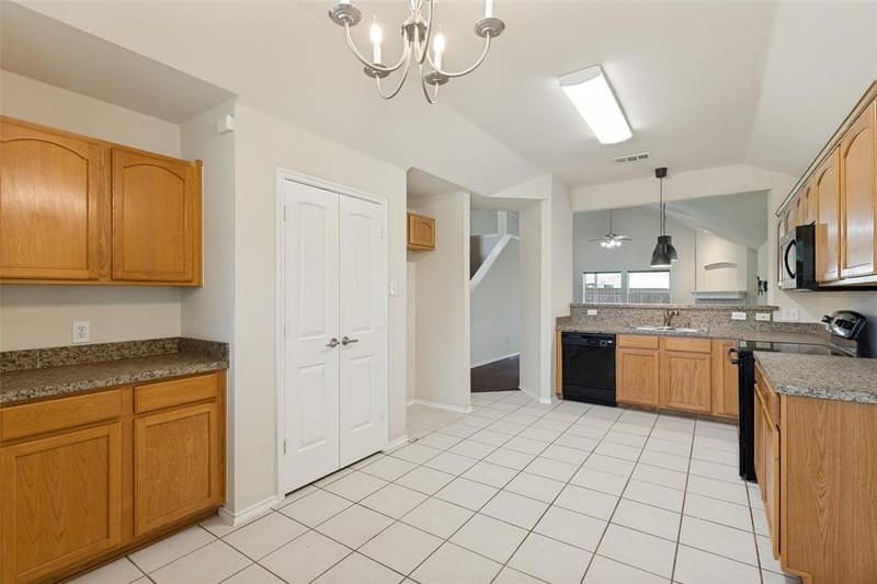 728 Mahogany Drive, Anna TX 75409 - Photo 9