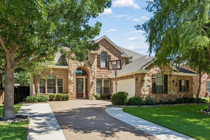 2803 Deerhurst Drive, Highland Village TX 75077 - Photo 3