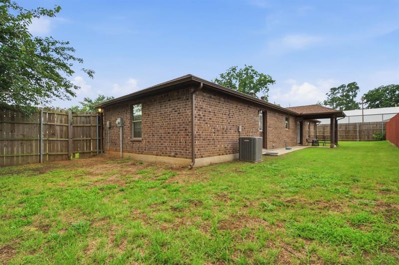 315 Stone Street, Collinsville TX 76233 - Photo 27