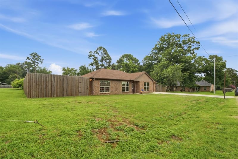 315 Stone Street, Collinsville TX 76233 - Photo 3