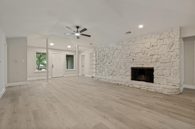 2117 Franklin Drive, Arlington TX 76011 - Photo 3