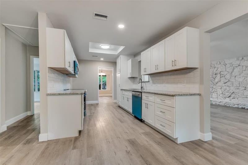 2117 Franklin Drive, Arlington TX 76011 - Photo 10