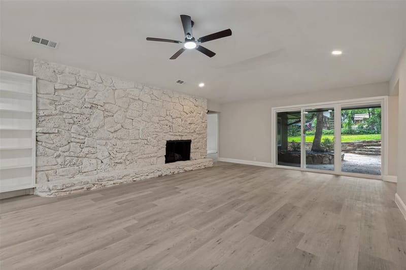 2117 Franklin Drive, Arlington TX 76011 - Photo 4