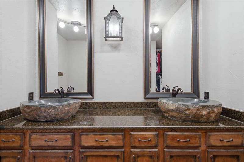 722 Three Skillet Road, Springtown TX 76082 - Photo 27