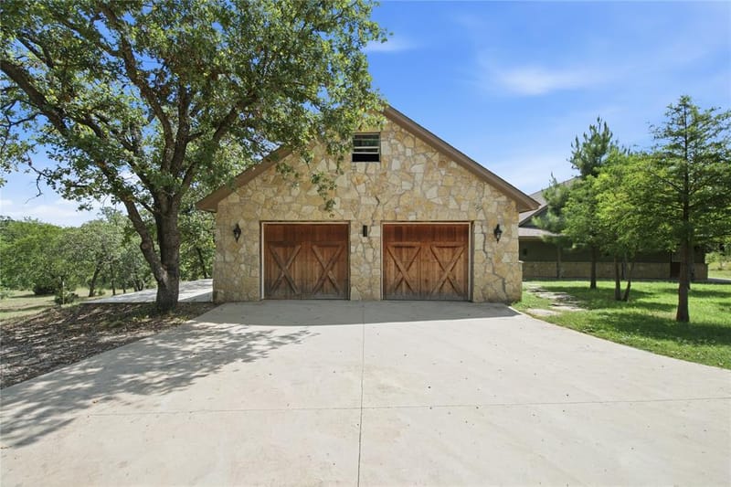 722 Three Skillet Road, Springtown TX 76082 - Photo 6