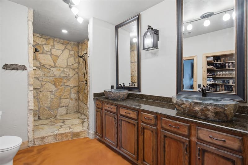 722 Three Skillet Road, Springtown TX 76082 - Photo 26