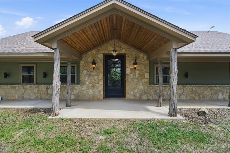 722 Three Skillet Road, Springtown TX 76082 - Photo 5