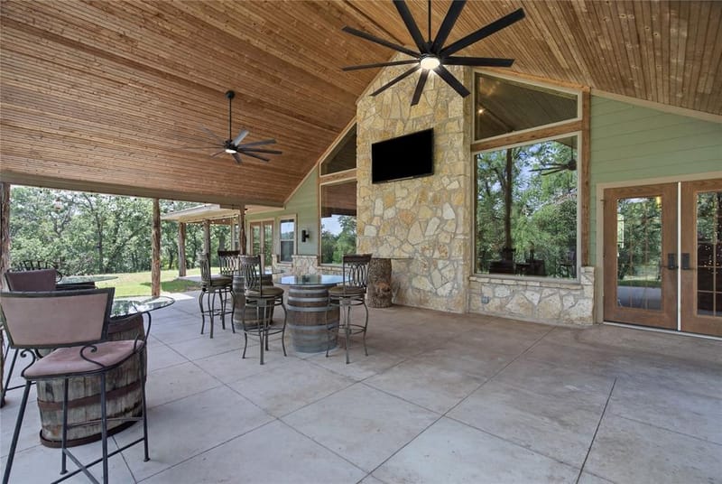 722 Three Skillet Road, Springtown TX 76082 - Photo 31