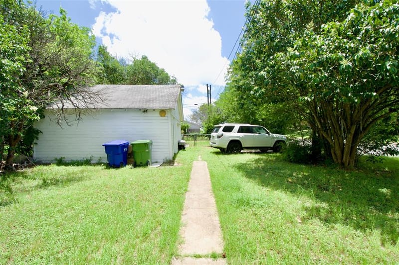 2224 Live Oak Avenue, Waco TX 76708 - Photo 17