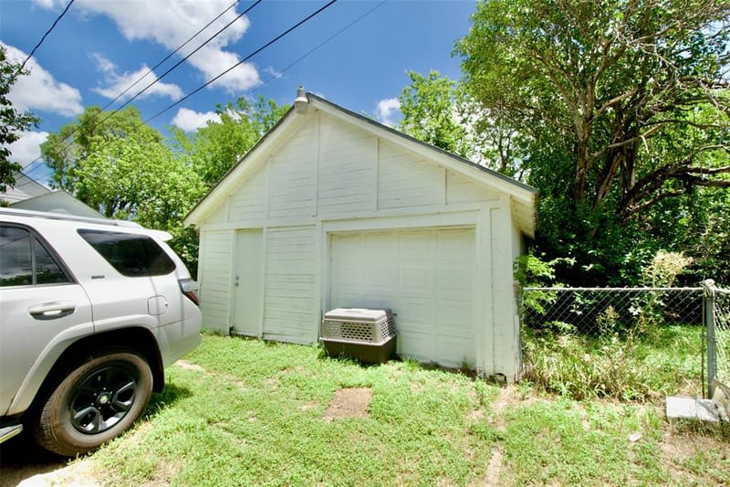 2224 Live Oak Avenue, Waco TX 76708 - Photo 16