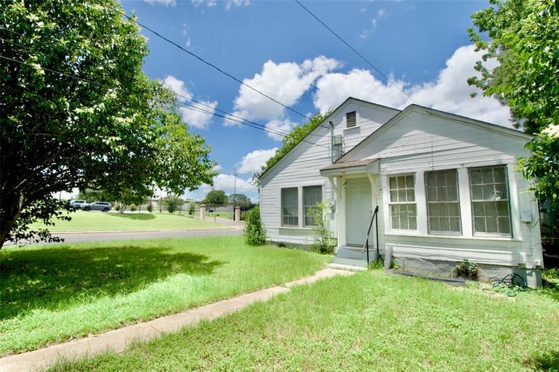 2224 Live Oak Avenue, Waco TX 76708 - Photo 14