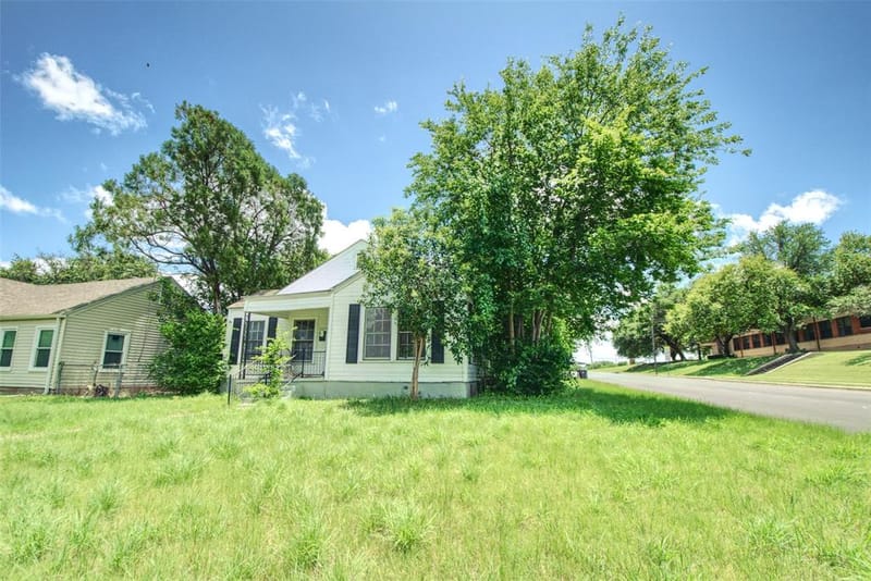 2224 Live Oak Avenue, Waco TX 76708 - Photo 15