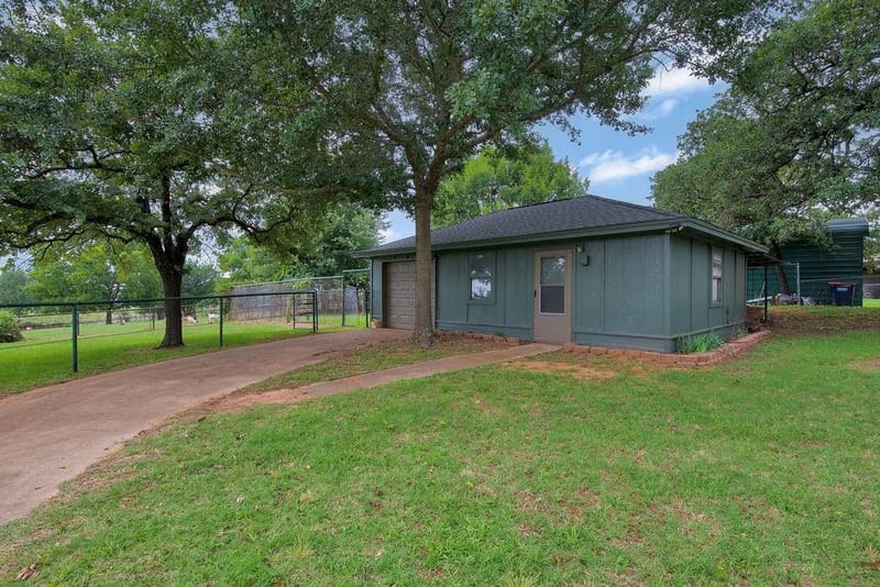 301 Ryan Avenue, Burleson TX 76028 - Photo 36