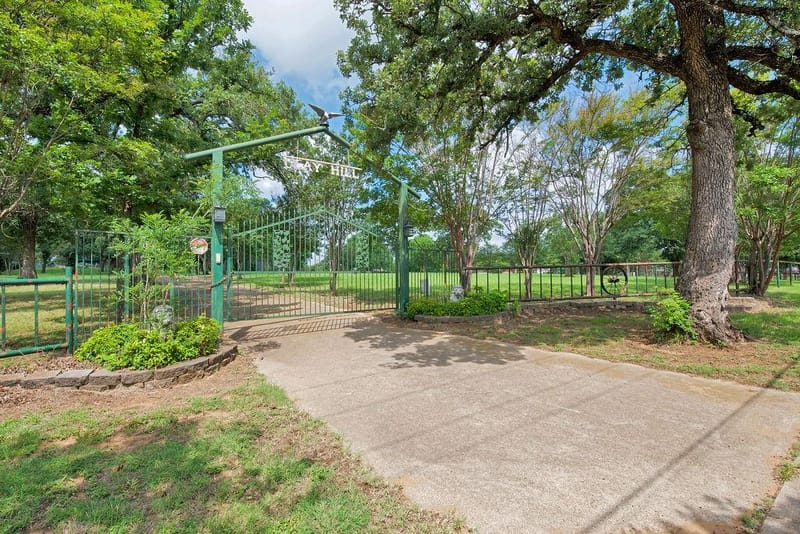 301 Ryan Avenue, Burleson TX 76028 - Photo 5
