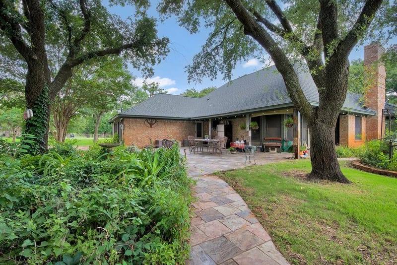 301 Ryan Avenue, Burleson TX 76028 - Photo 11