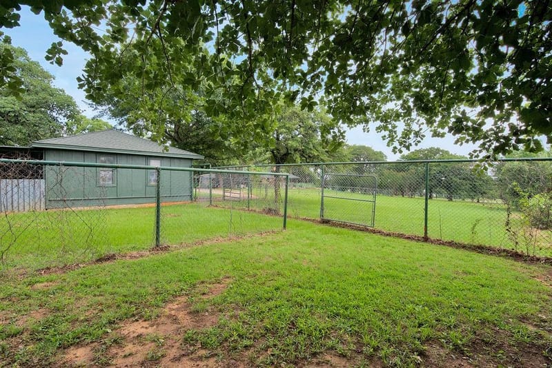 301 Ryan Avenue, Burleson TX 76028 - Photo 35