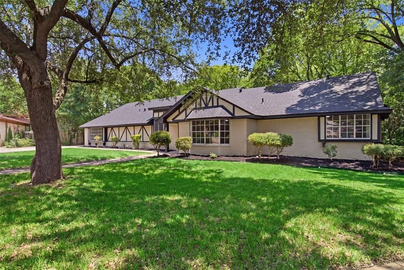 210 Squirebrook Drive, DeSoto TX 75115 - Photo 2