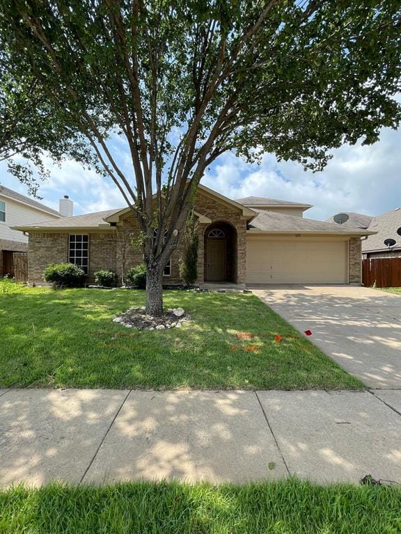 825 Forest Heights Drive, Fort Worth TX 76036 - Photo 3