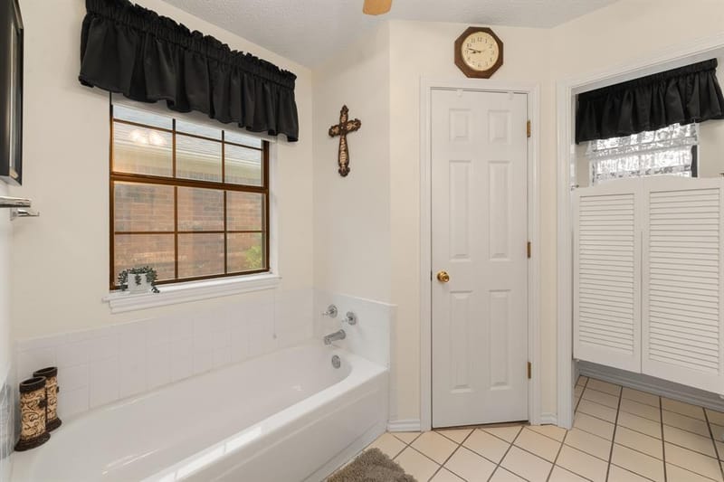 24068 Stonewood Drive, Whitney TX 76692 - Photo 22
