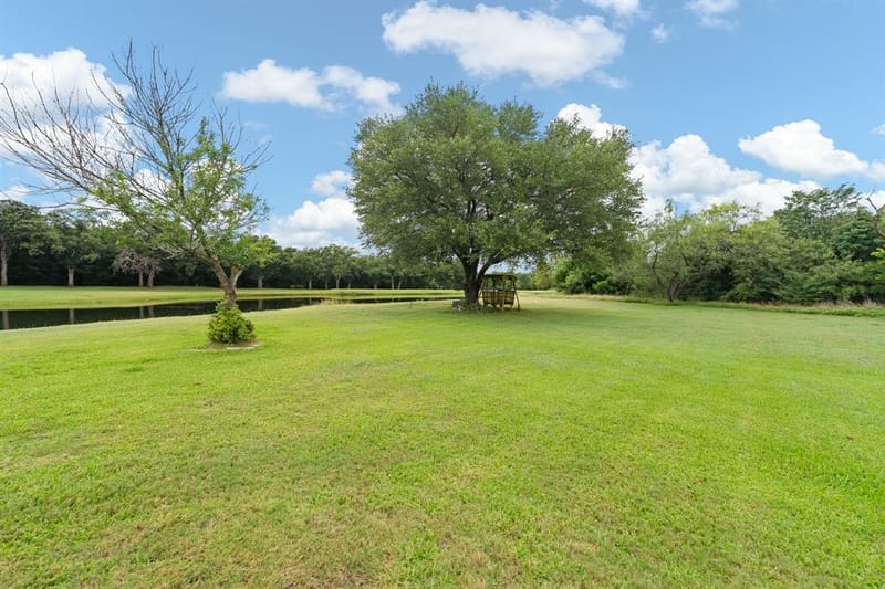 24068 Stonewood Drive, Whitney TX 76692 - Photo 32