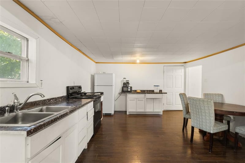 1019 S Star Street S, Bonham TX 75418 - Photo 2
