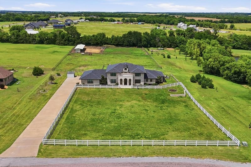 89 Thornwood Lane, Van Alstyne TX 75495 - Photo 2