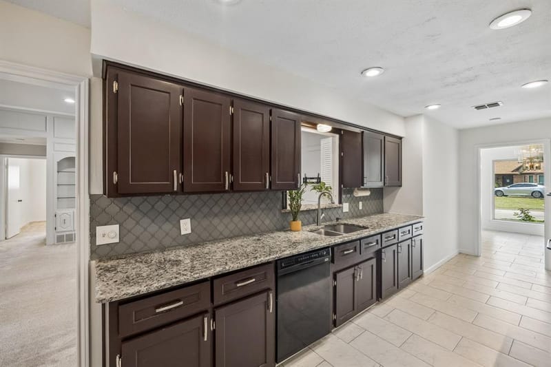 1908 Scarlett Court, Arlington TX 76012 - Photo 15