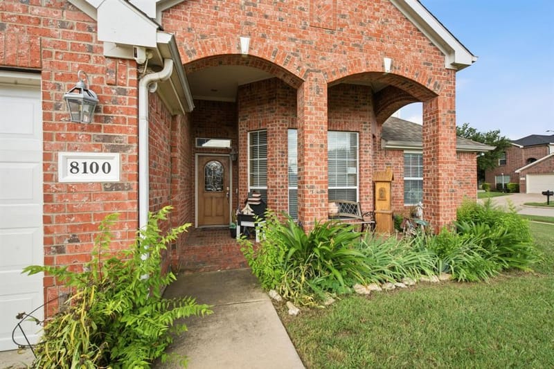 8100 Yucatan Court, Arlington TX 76002 - Photo 2