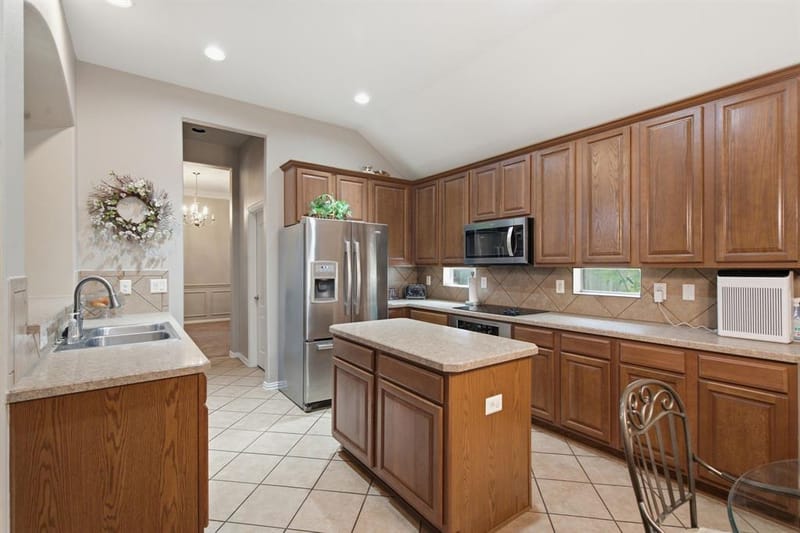 8100 Yucatan Court, Arlington TX 76002 - Photo 9