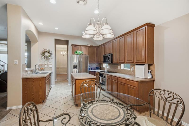 8100 Yucatan Court, Arlington TX 76002 - Photo 10