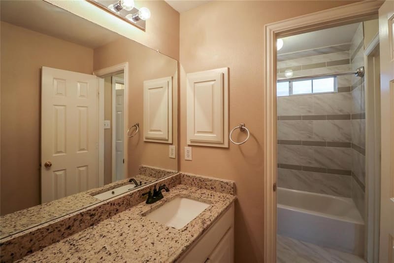 9130 Bottlebrush Lane, Irving TX 75063 - Photo 23