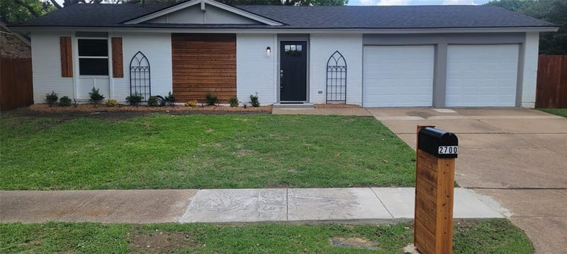 2700 Ozark Drive, Arlington TX 76014 - Photo 2
