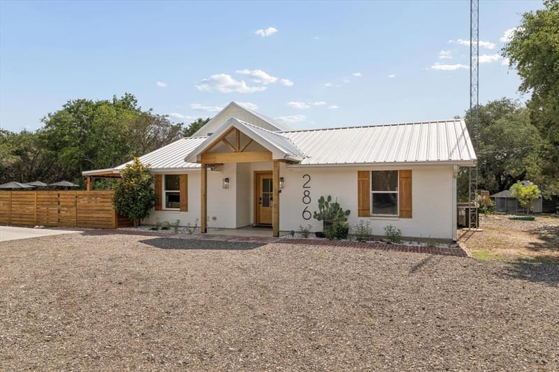 286 Benevolence Way, China Spring TX 76633 - Photo 3