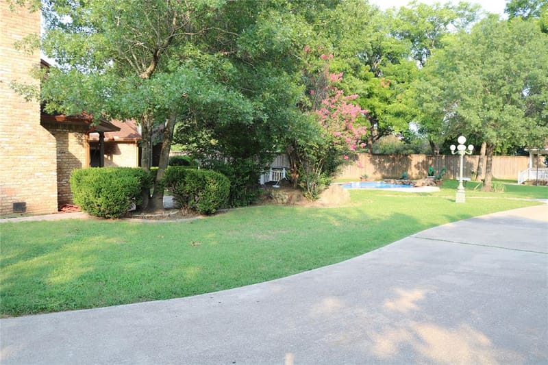 3010 Saint Lo, Irving TX 75060 - Photo 3