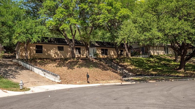 605 Blue Lake Drive, Fort Worth TX 76103 - Photo 10