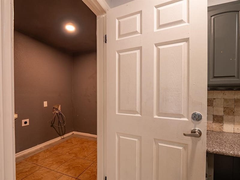 605 Blue Lake Drive, Fort Worth TX 76103 - Photo 33